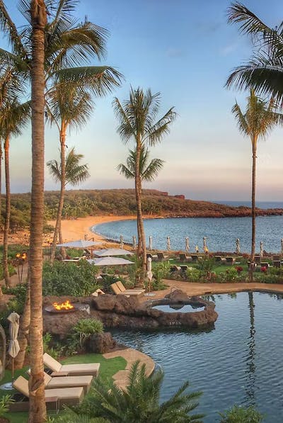 Four Seasons Lanai pool on the beach